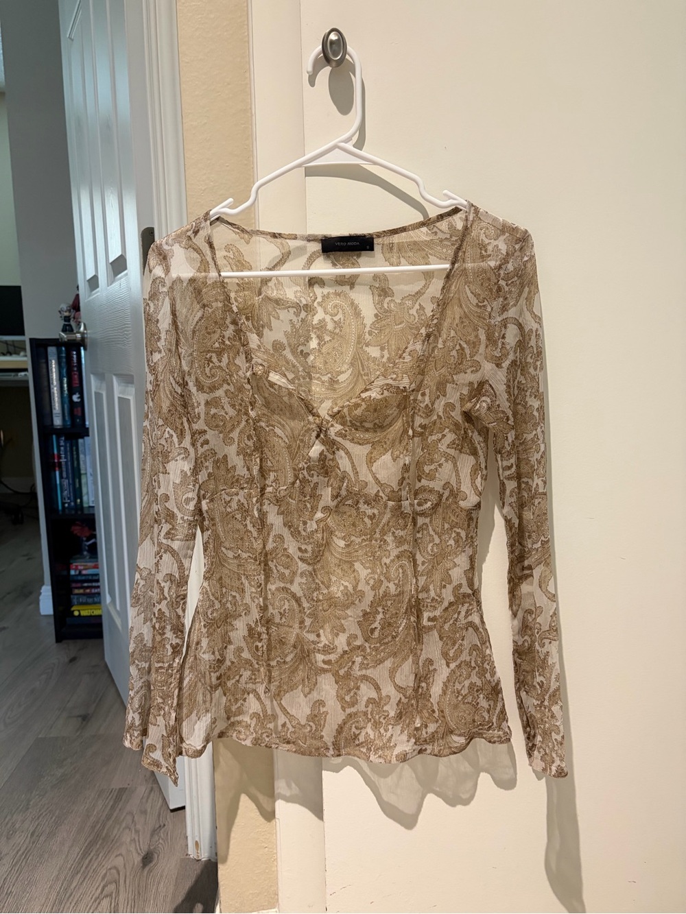 Vero moda romantic sheer Paisley Long-Sleeve top blouse